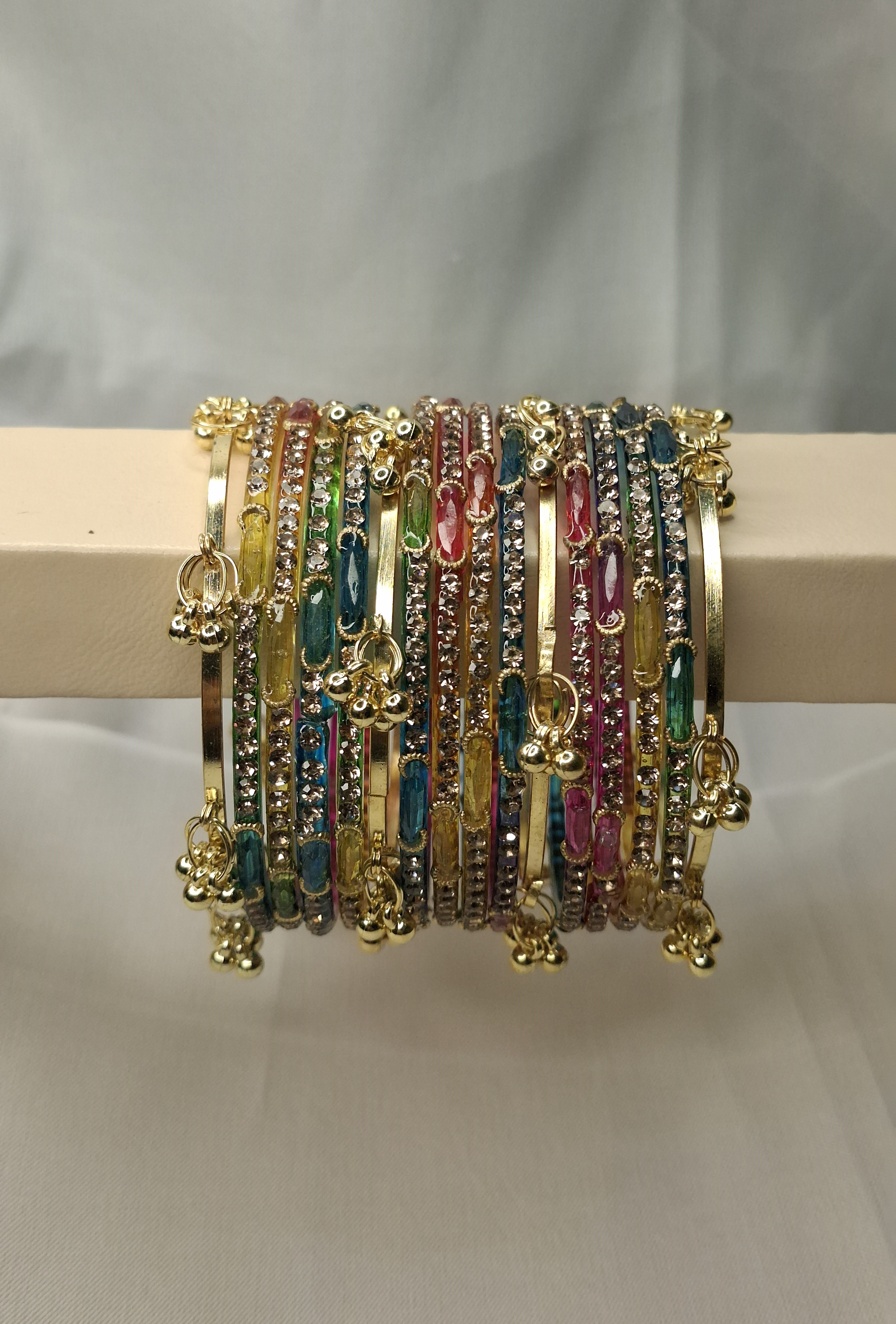 Kashmiri and Dadi Ma Glass Bangle Combo (৪ পিস কাশ্মীরি এবং ১ ডজন দাদি মা)