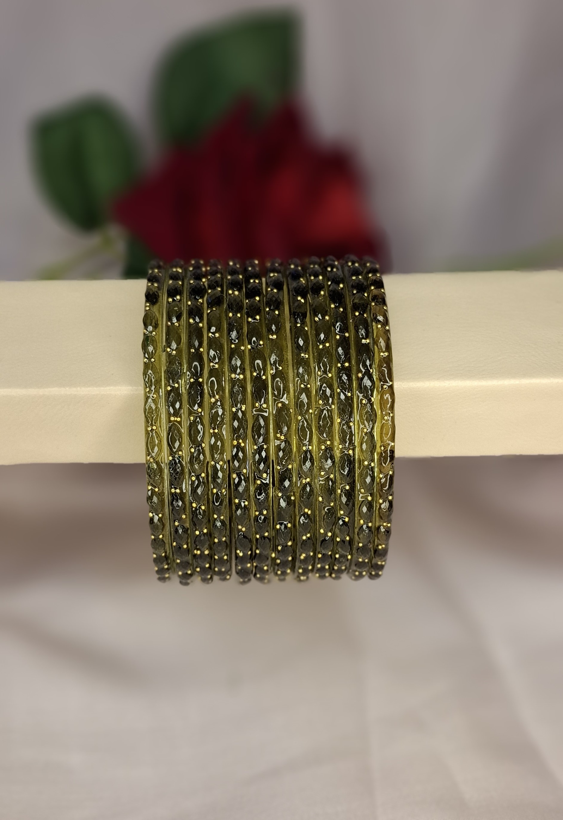 Kashmiri and Dadi Ma Glass Bangle Combo (৪ পিস কাশ্মীরি এবং ১ ডজন দাদি মা)