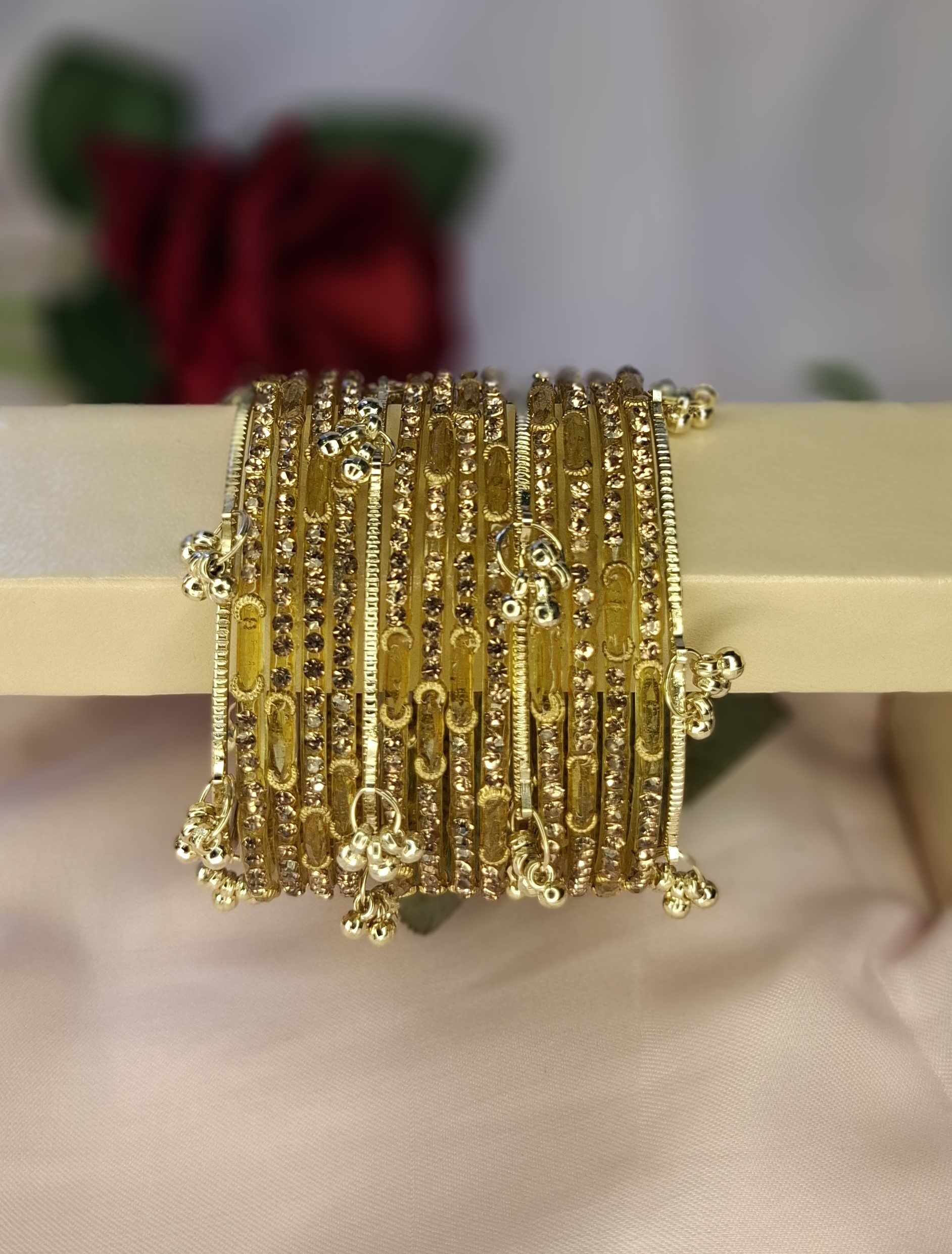 Kashmiri and Dadi Ma Glass Bangle Combo (৪ পিস কাশ্মীরি এবং ১ ডজন দাদি মা)