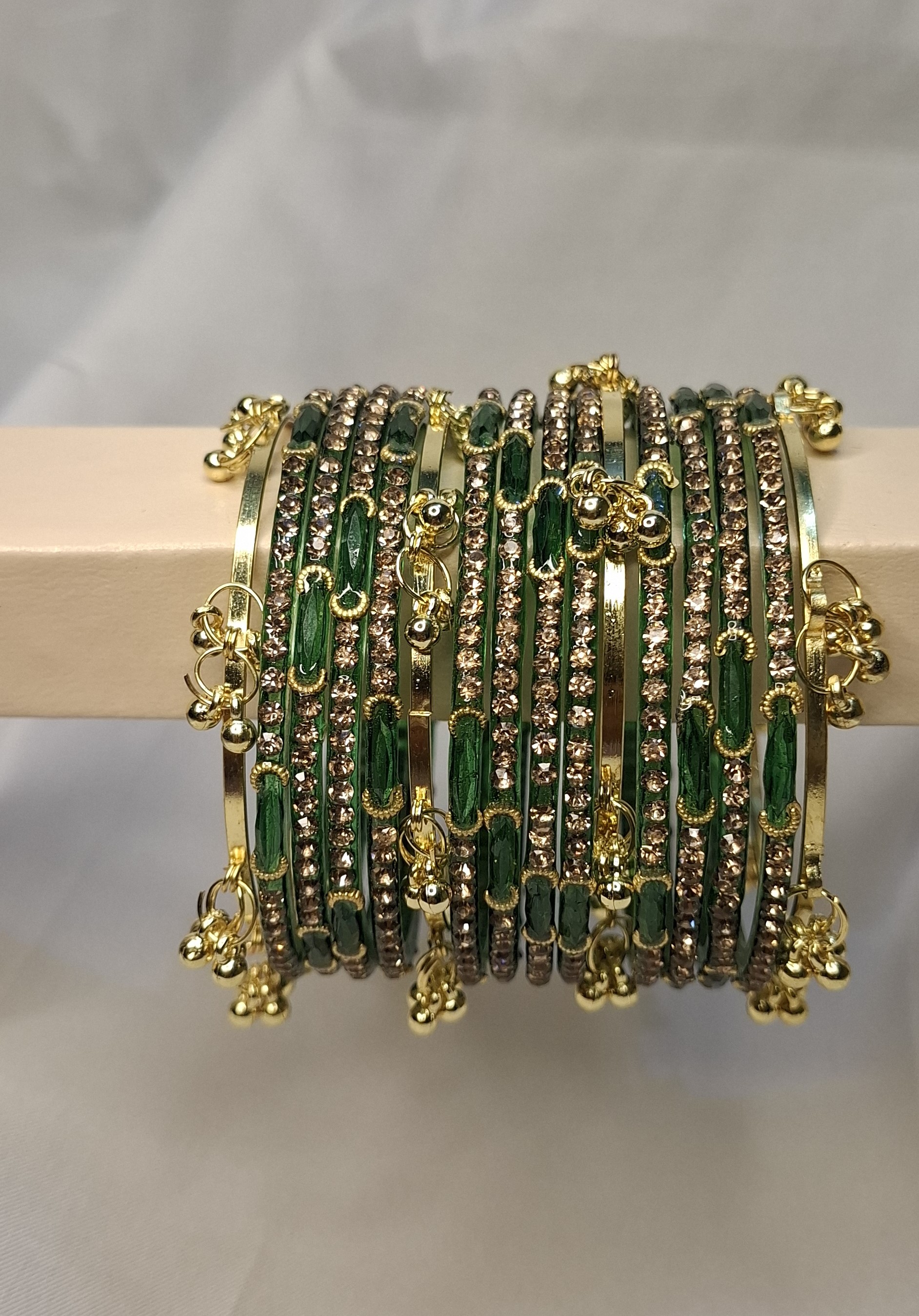 Kashmiri and Dadi Ma Glass Bangle Combo (৪ পিস কাশ্মীরি এবং ১ ডজন দাদি মা)